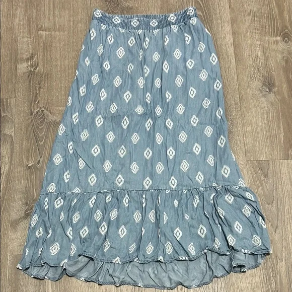 Blue Patterned Women's Skirt - Features side pockets - Picture 1 of 3